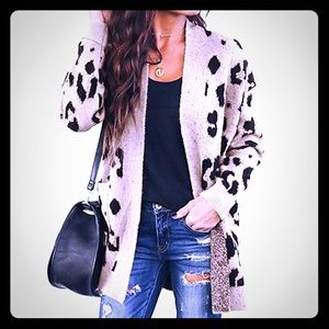 ✨HP✨ BRAND NEW Leopard Cardigan